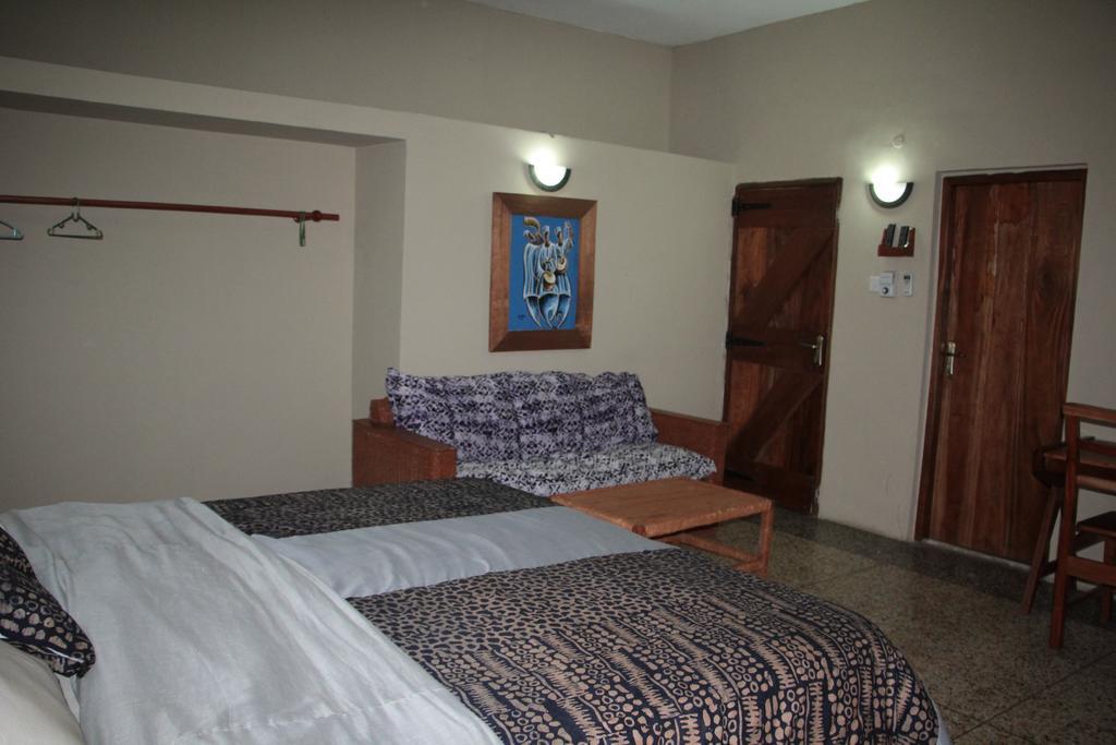 The Sleepy Hippo Hotel Acra Exterior foto