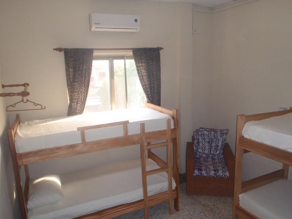 The Sleepy Hippo Hotel Acra Exterior foto