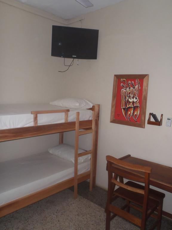 The Sleepy Hippo Hotel Acra Exterior foto