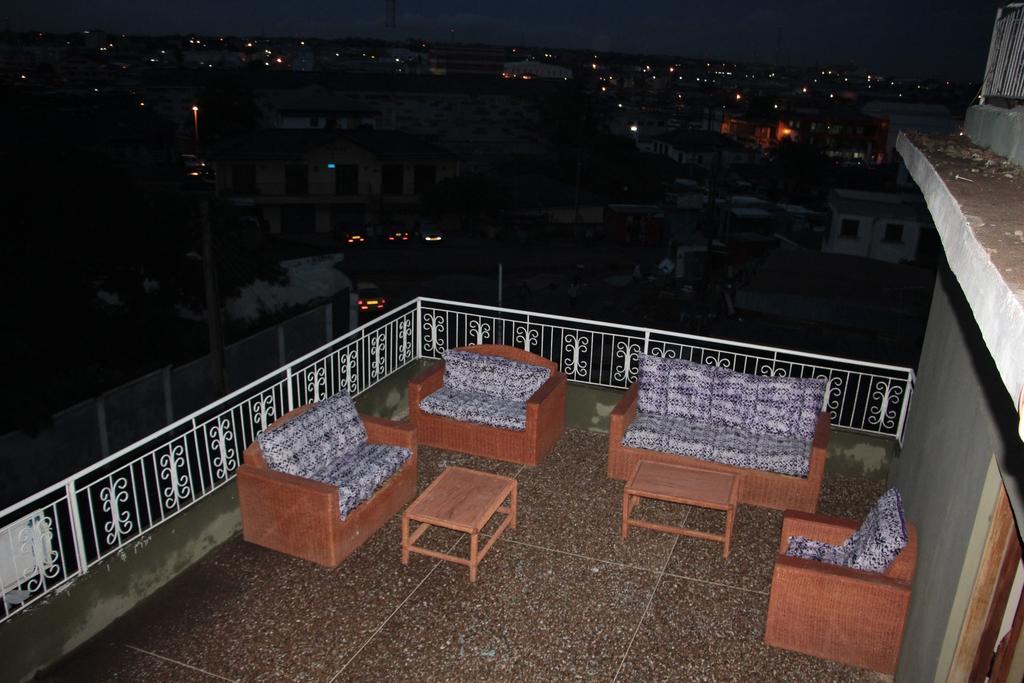 The Sleepy Hippo Hotel Acra Exterior foto