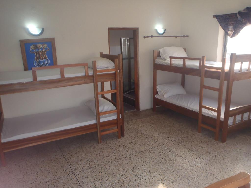 The Sleepy Hippo Hotel Acra Exterior foto